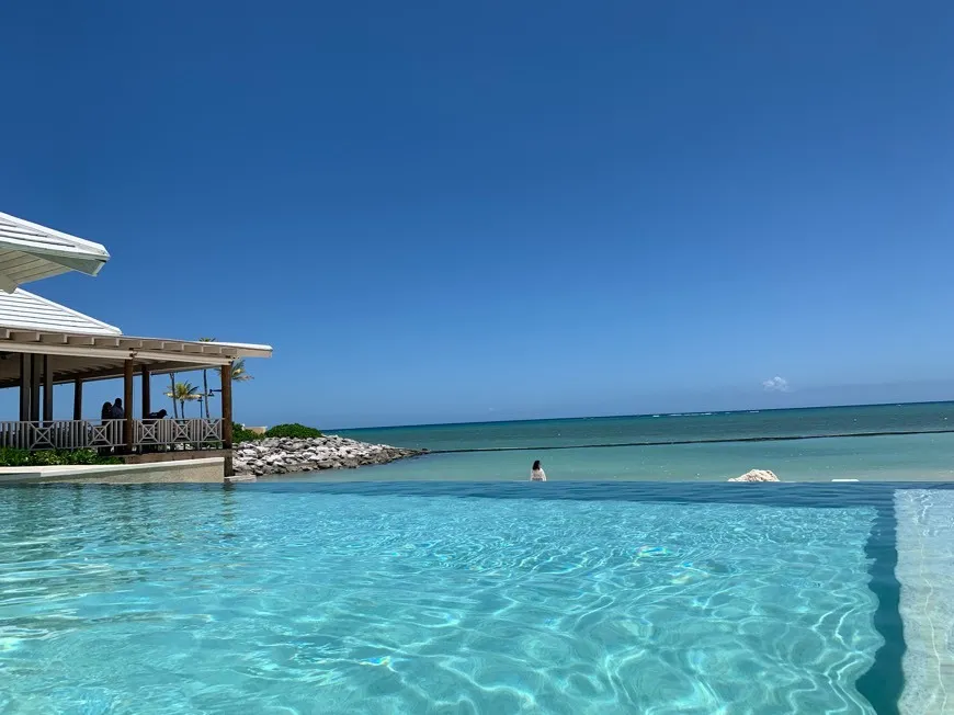 Api Beach Bar