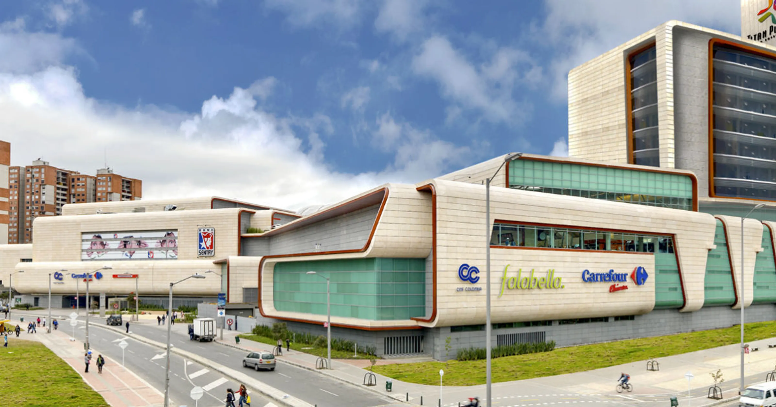 Centro Comercial Titán Plaza