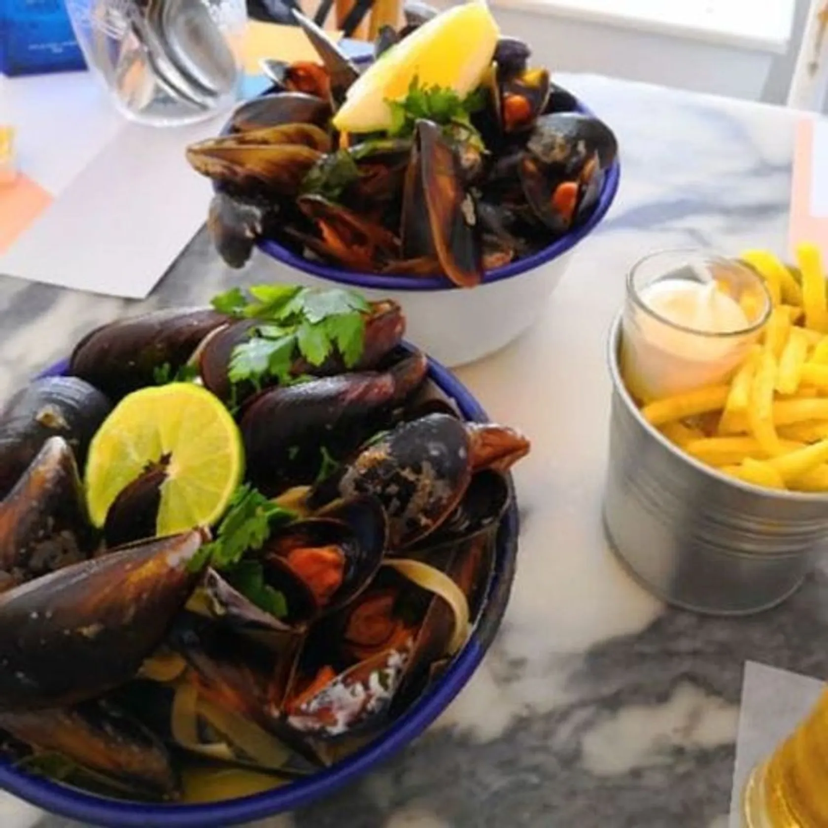 Moules & Gin
