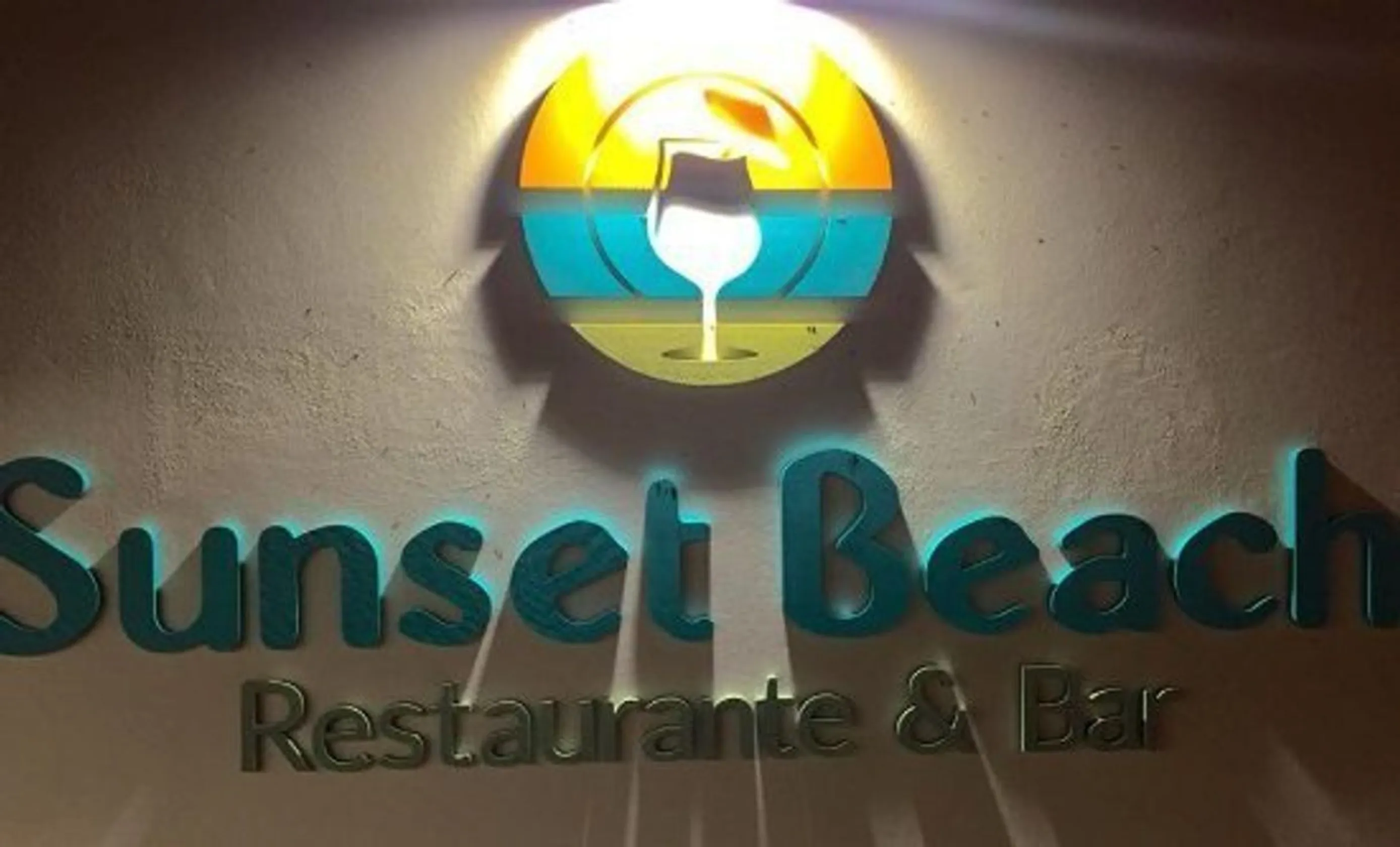Sunset Beach - Restaurante & Bar