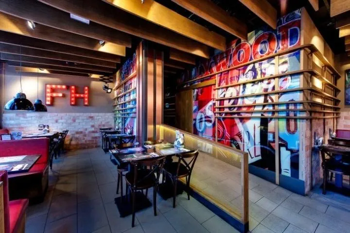 Foster’s Hollywood, Lorca