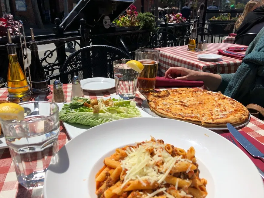 Cioppino's