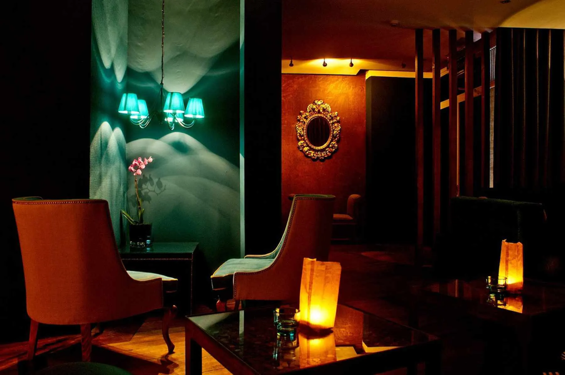 CINCO lounge