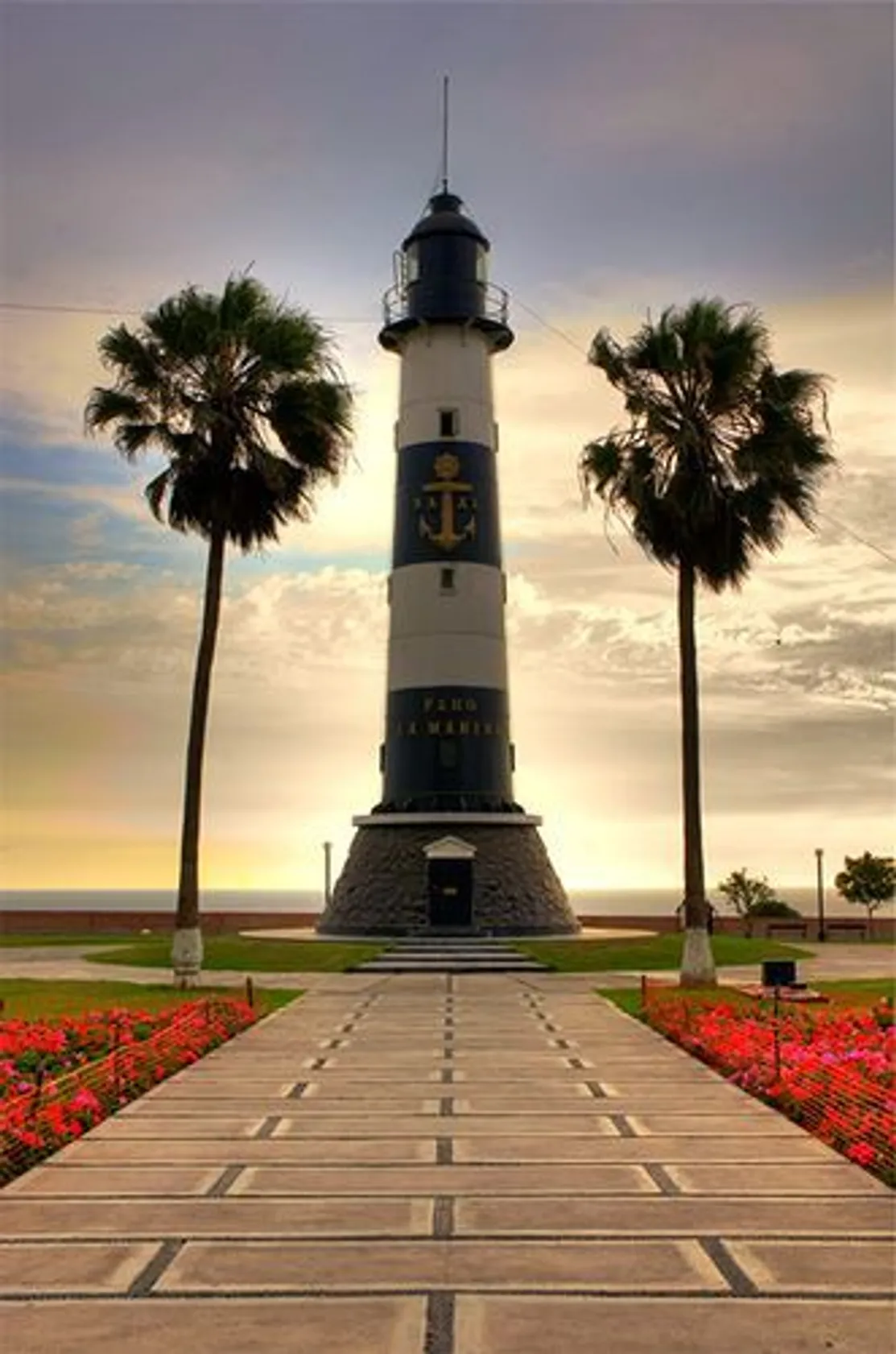 Faro La Marina