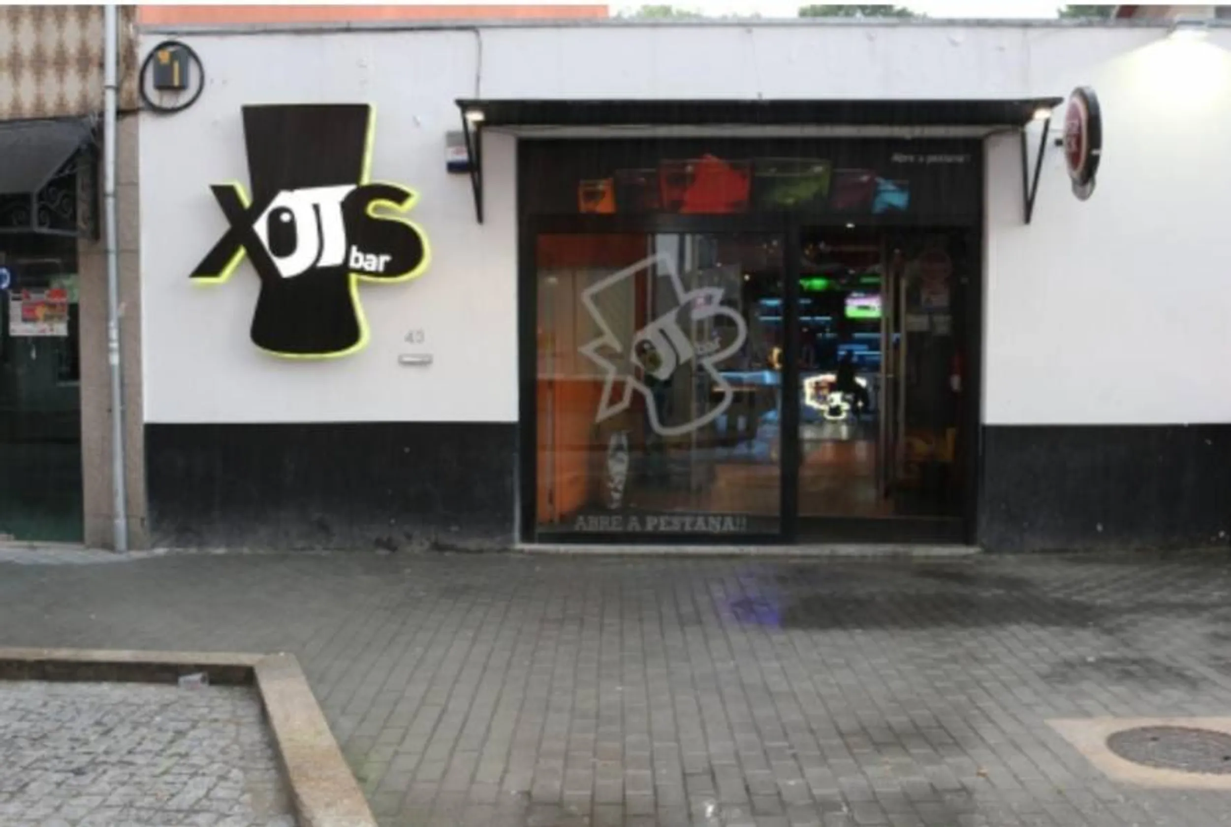 Xots Bar