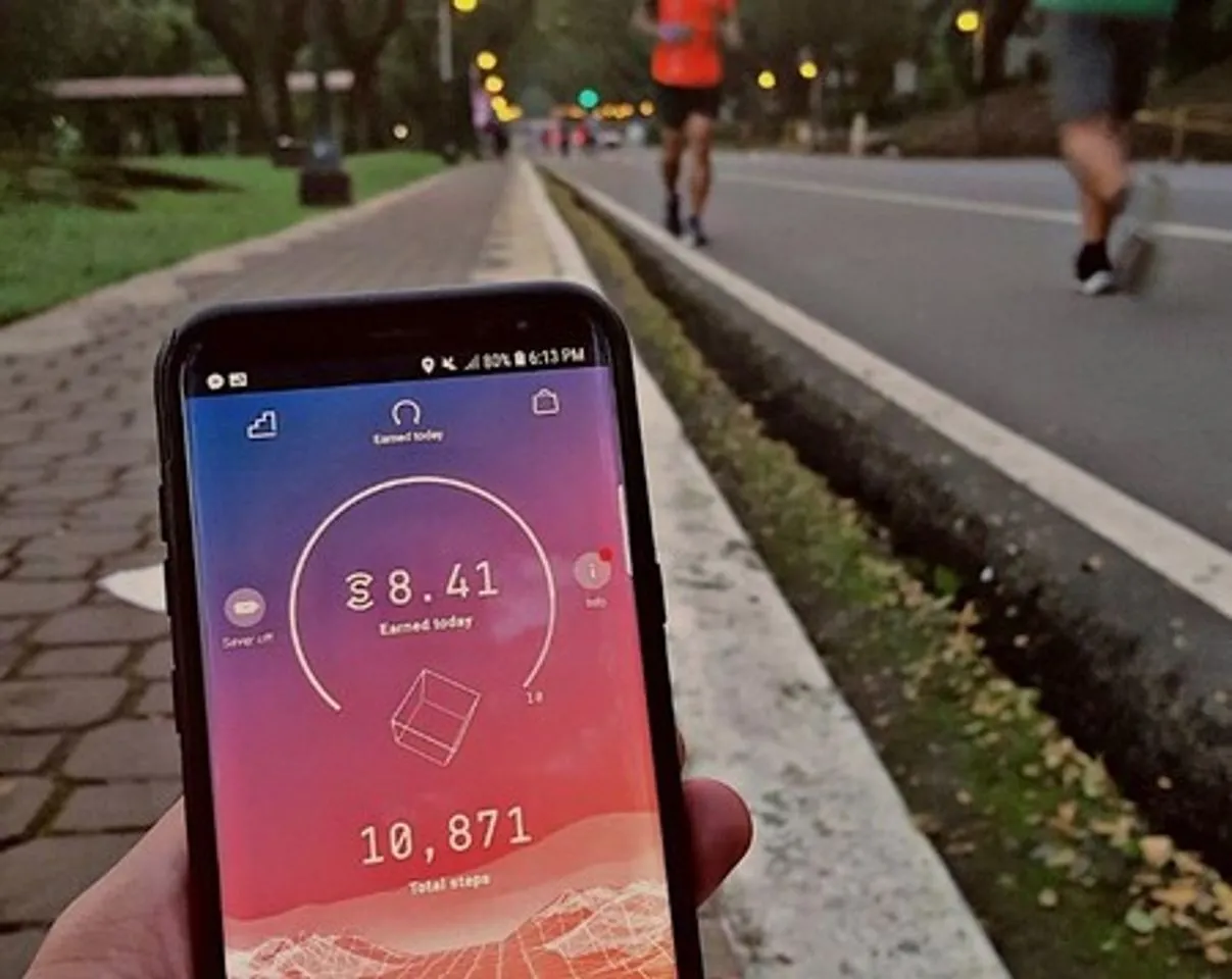 Sweatcoin gana dinero caminando