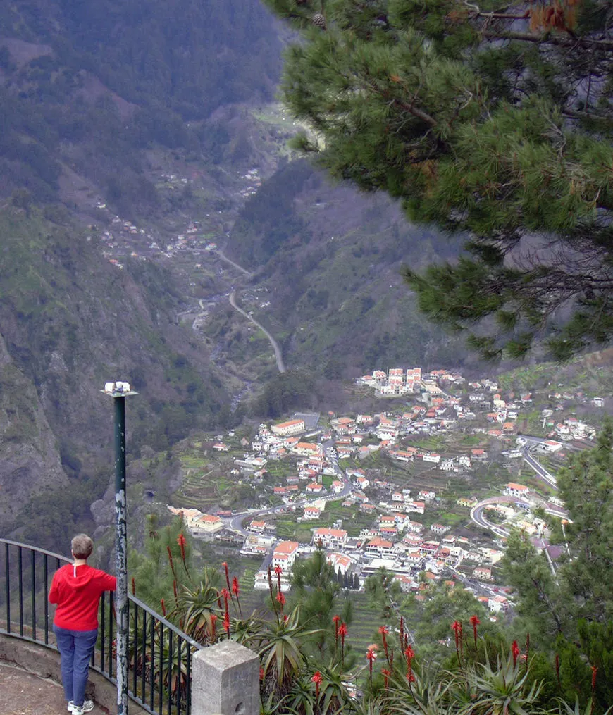Estrada do Curral dos Romeiros