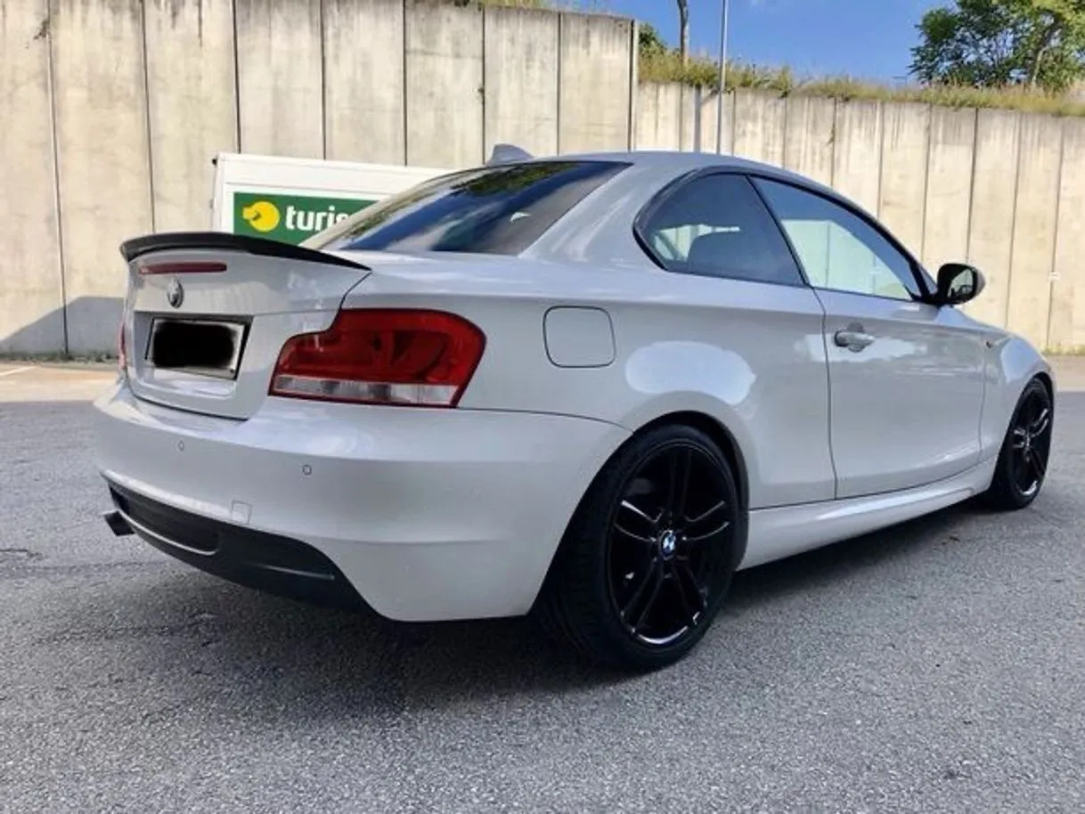 HD Car Wallpapers - BMW 1M E82 Edition