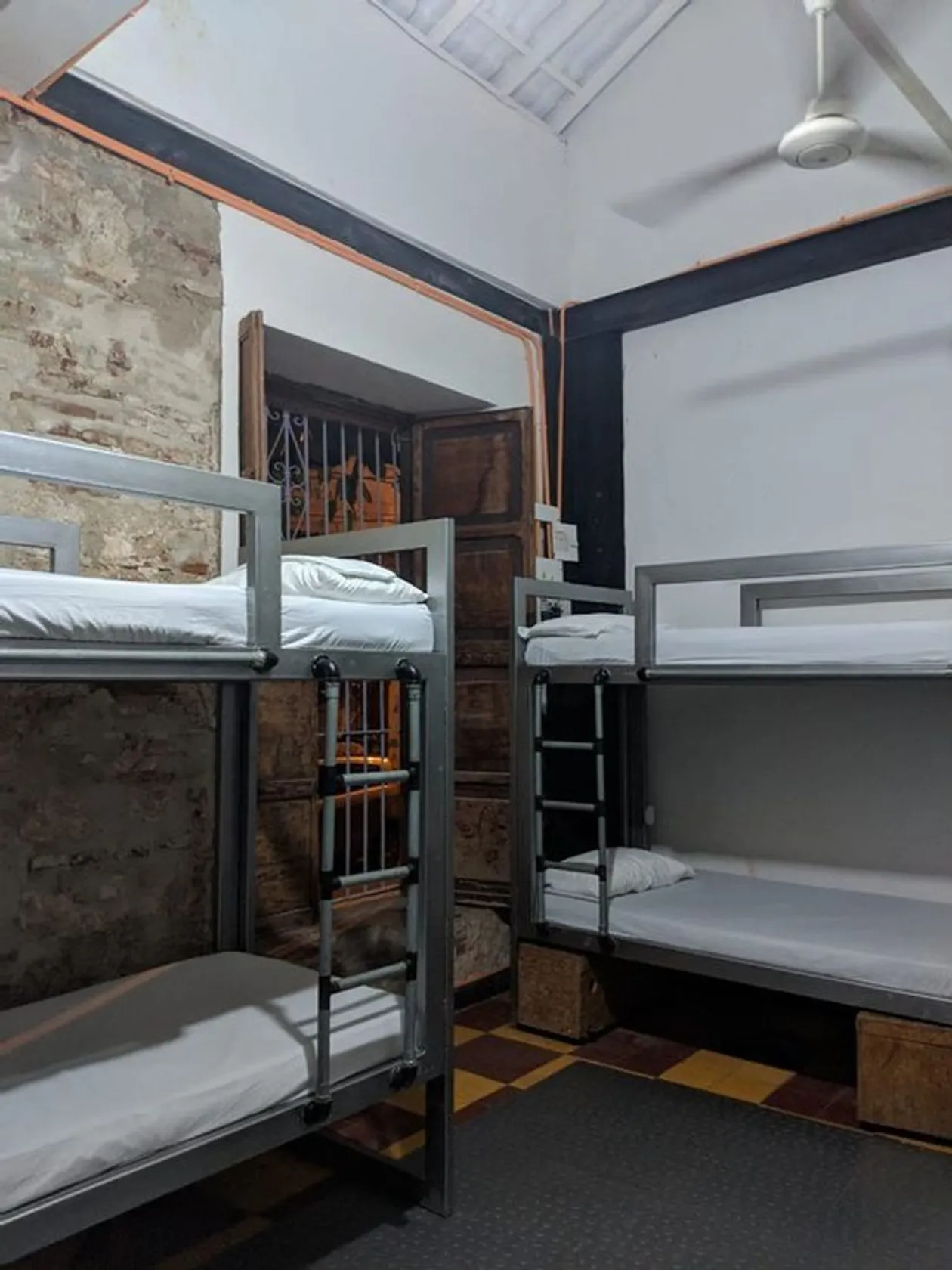 TREE HOUSE HOSTEL