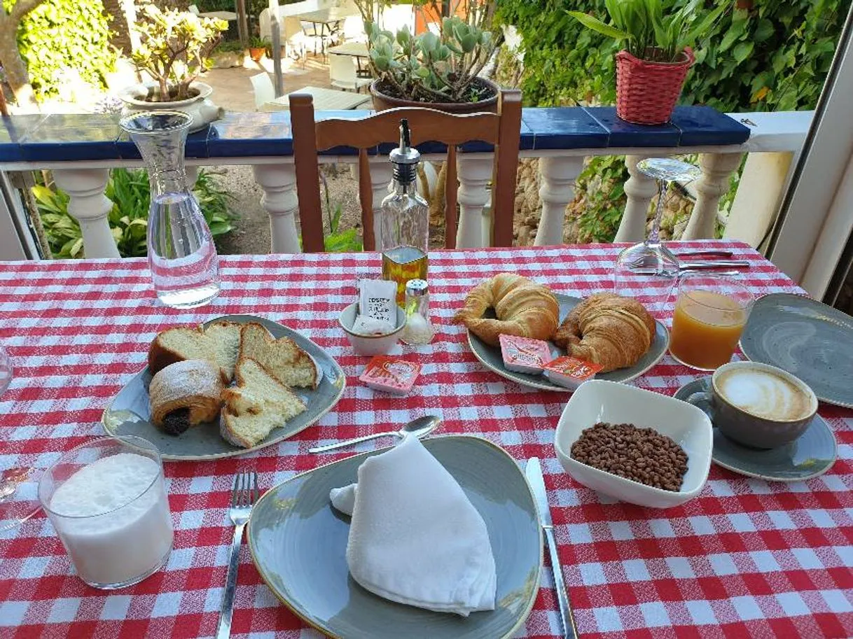 Hostal S'Engolidor