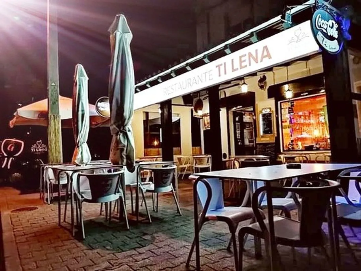 Restaurante Ti Lena / Casa do Gin