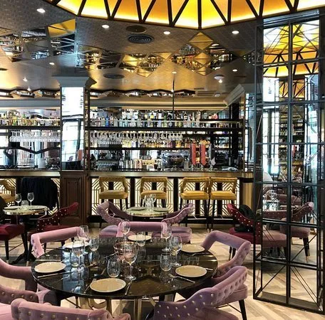 Lili’s Restaurant & Bar