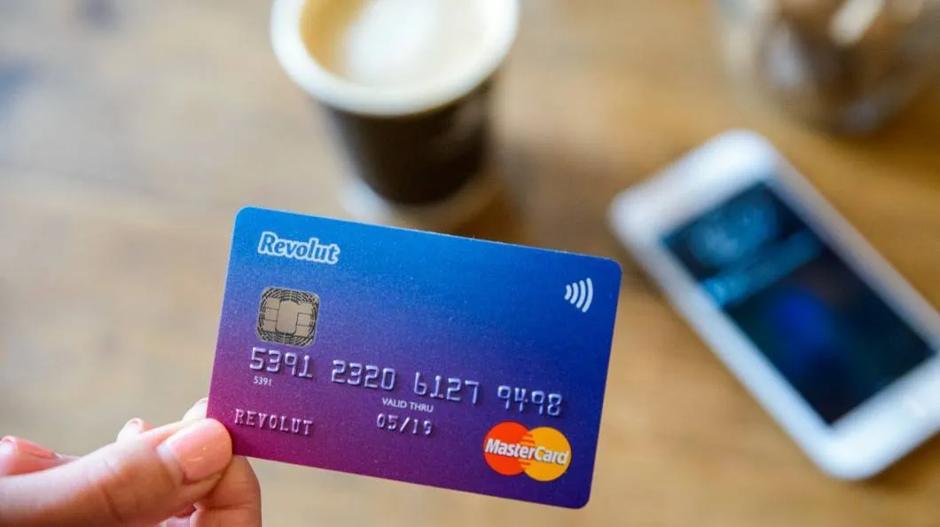Cartão Revolut - sem custos e dá 10€ para começar a usar!