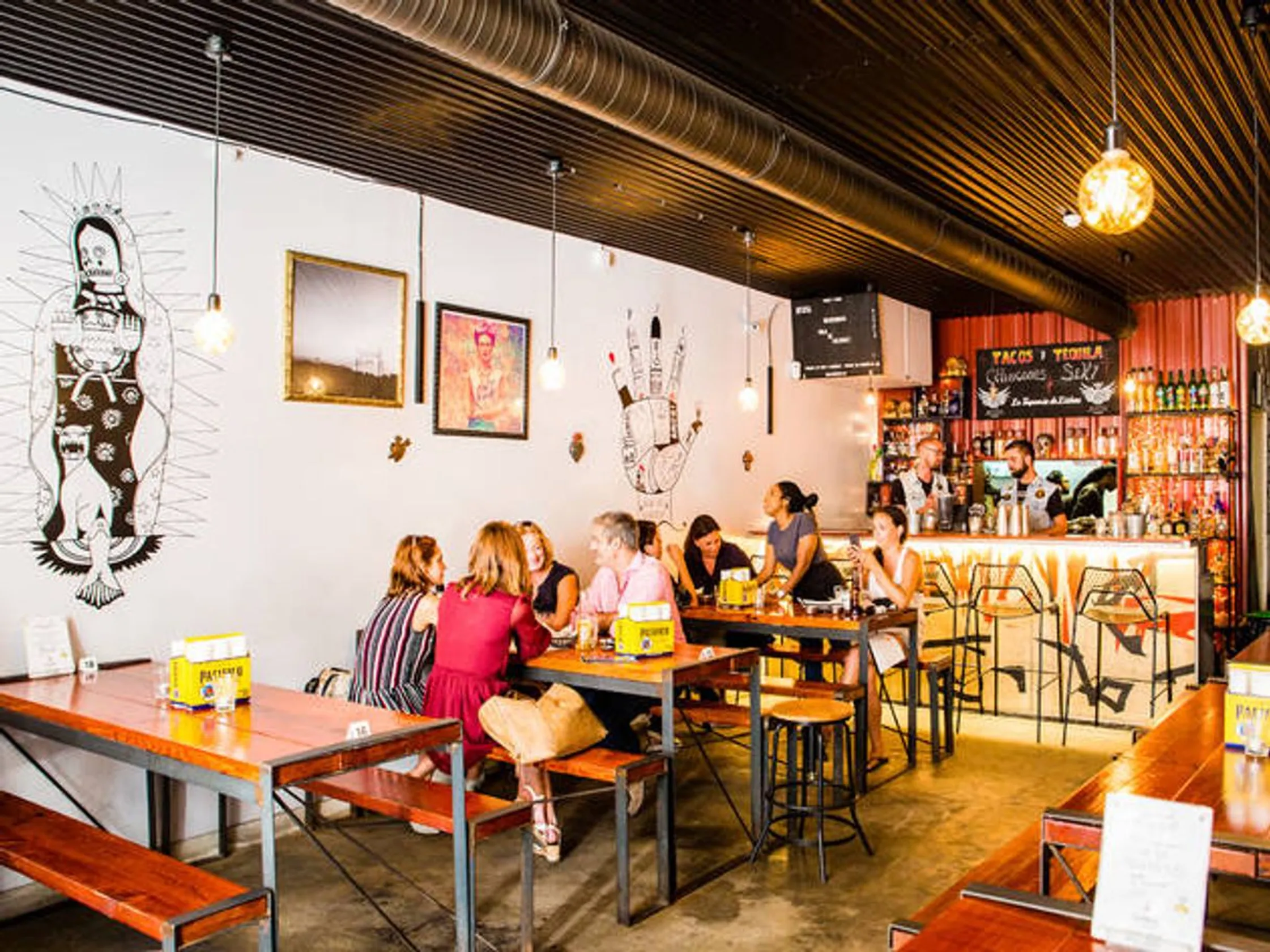 Pistola y Corazon Taqueria