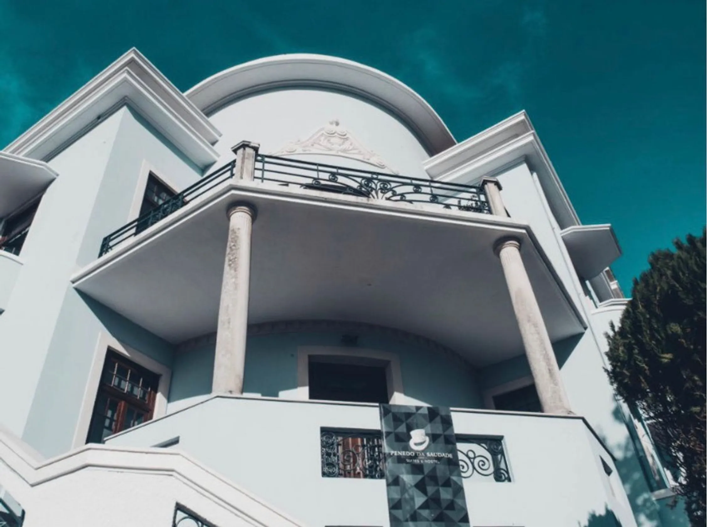 Penedo da Saudade - Suites & Hostel
