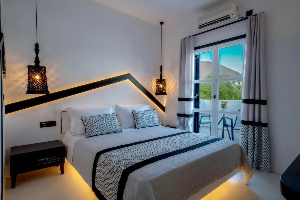 DIVELIA HOTEL