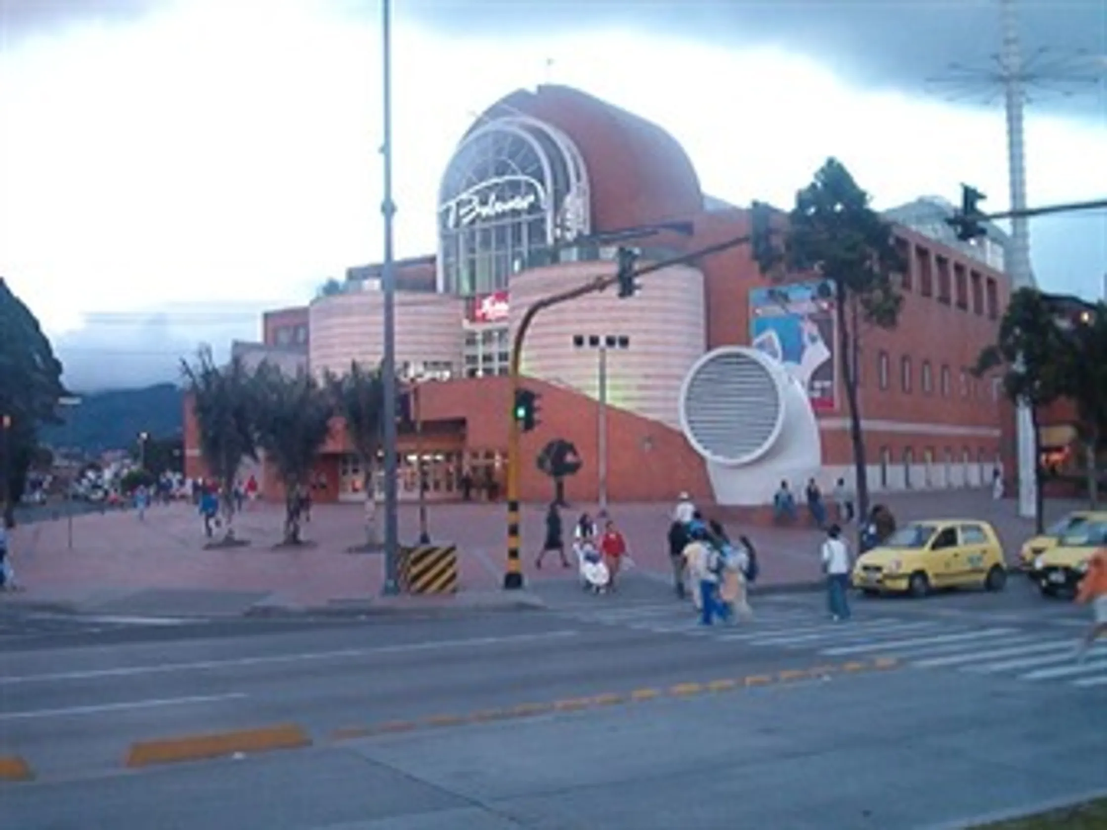 Centro Comercial Bulevar Niza