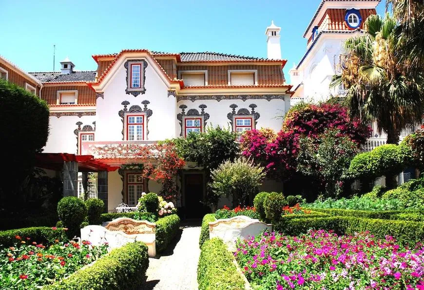 Pergola House