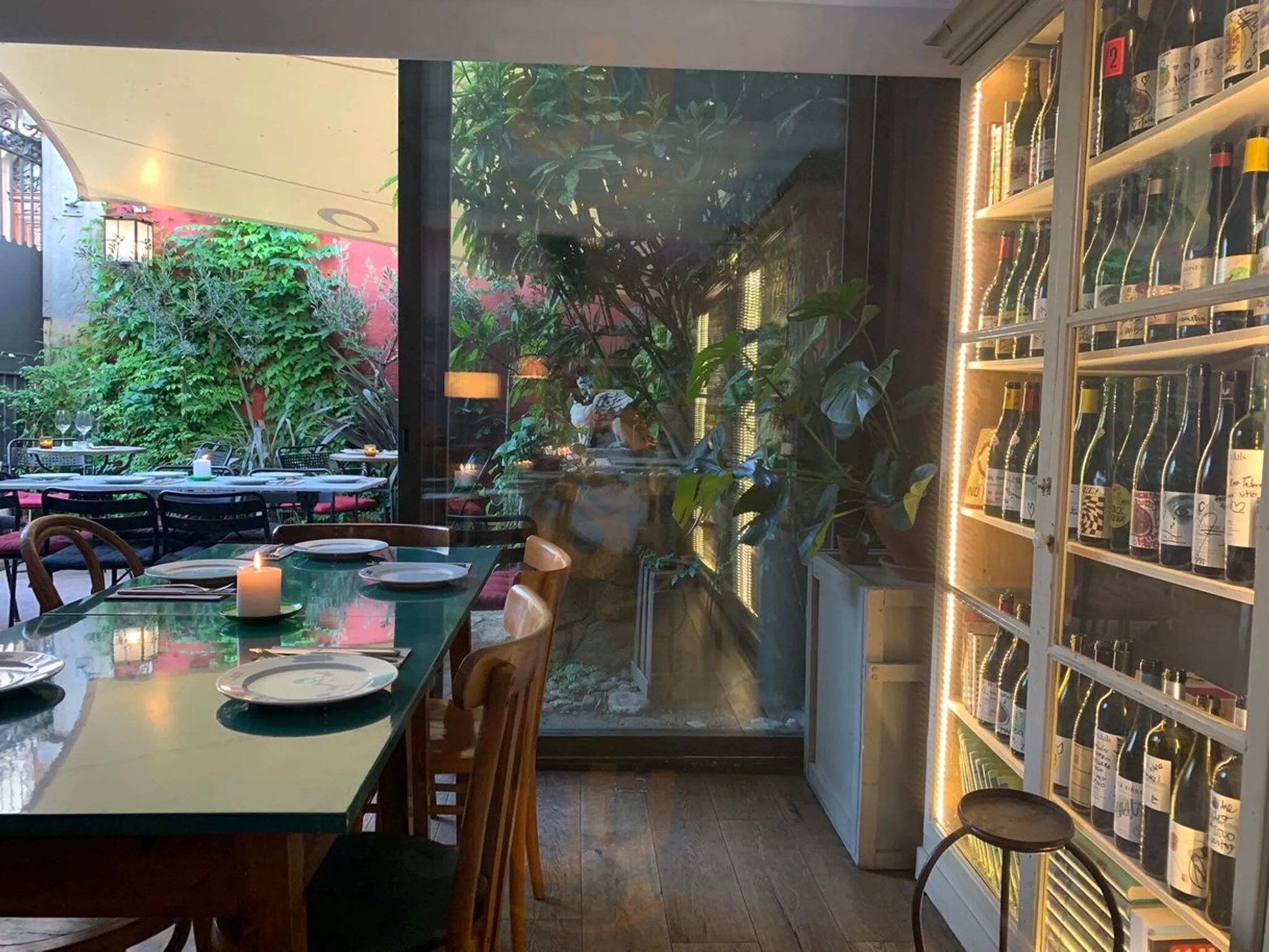 Clara Restaurant