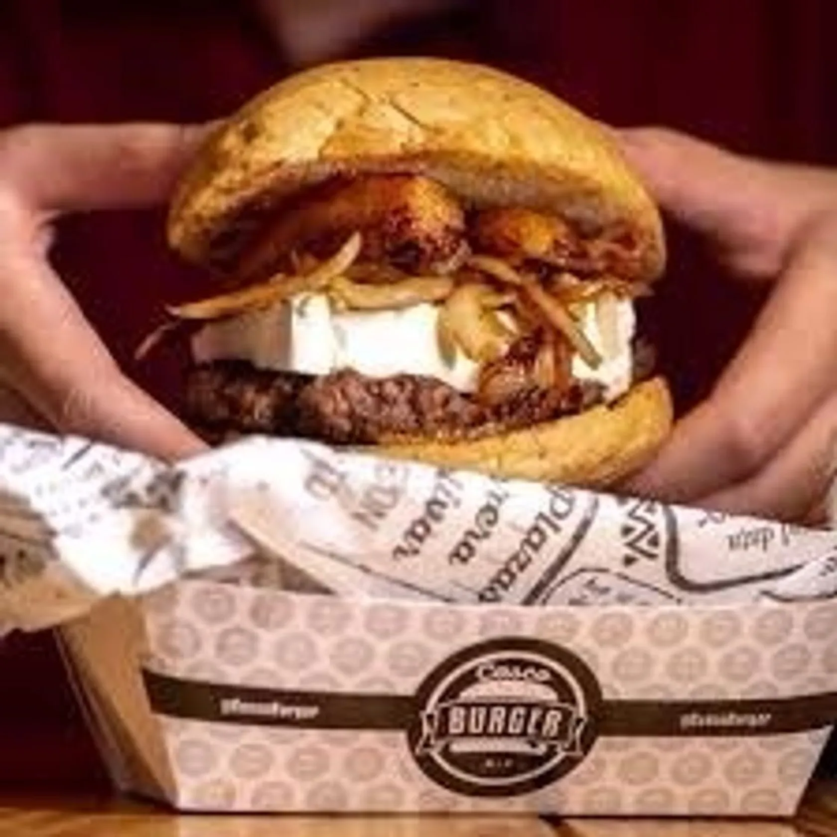 Casco Burger