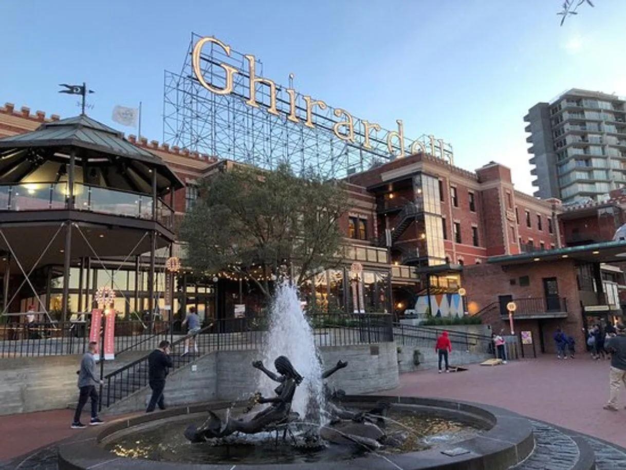 Plaza Ghirardelli