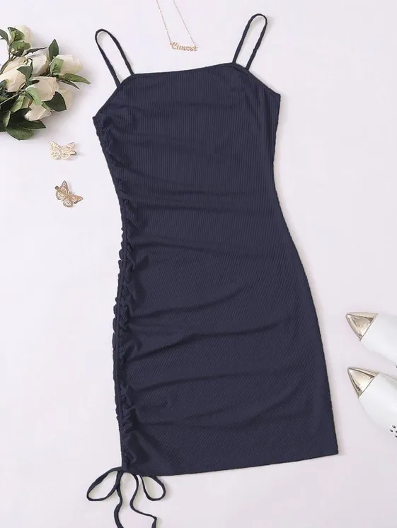 Vestido corto con cordón