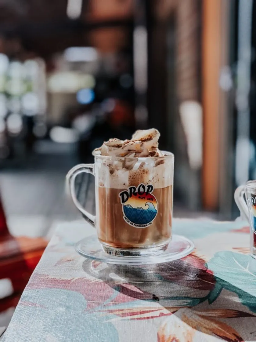 Drop surf café