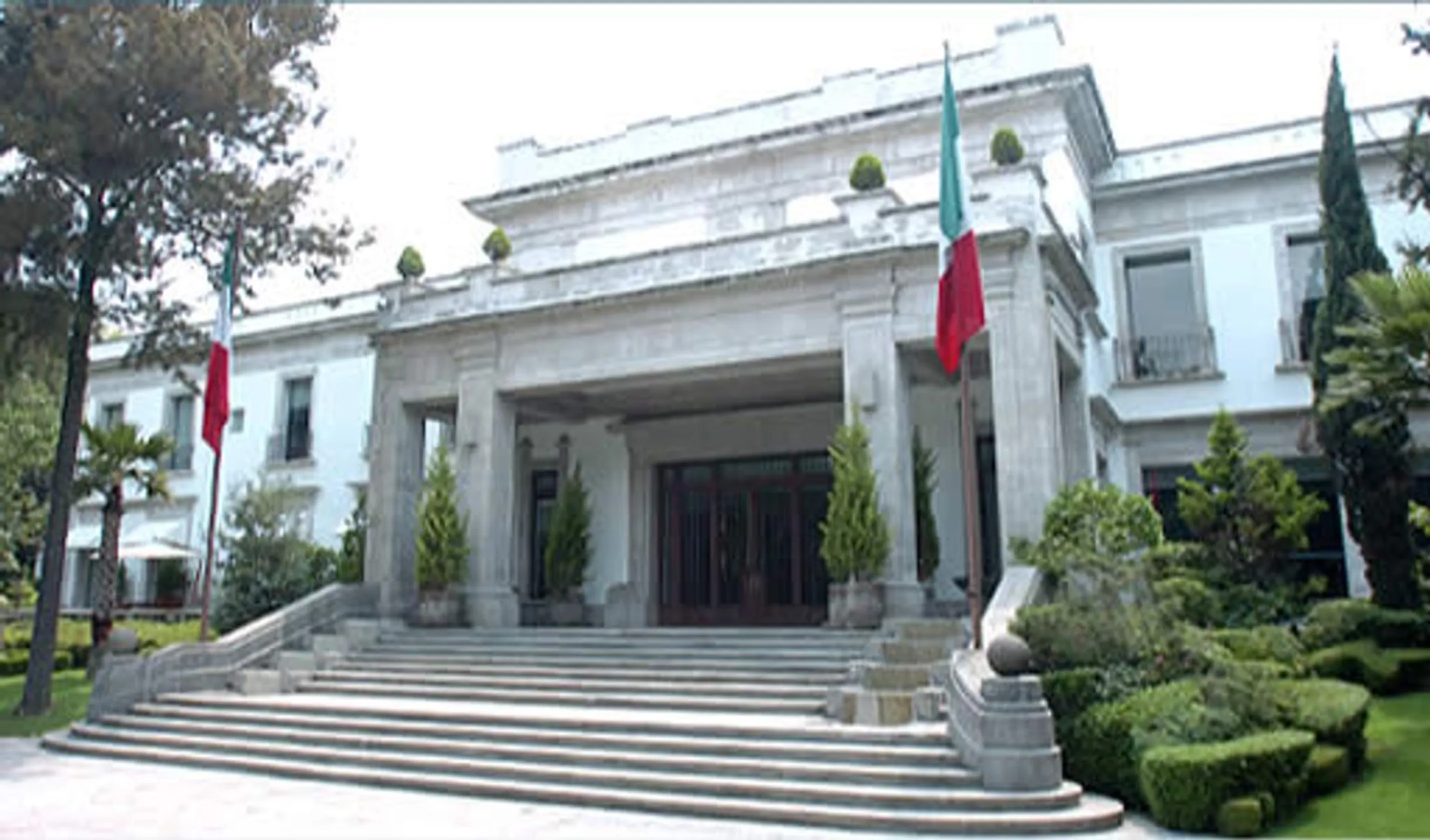 LOS PINOS