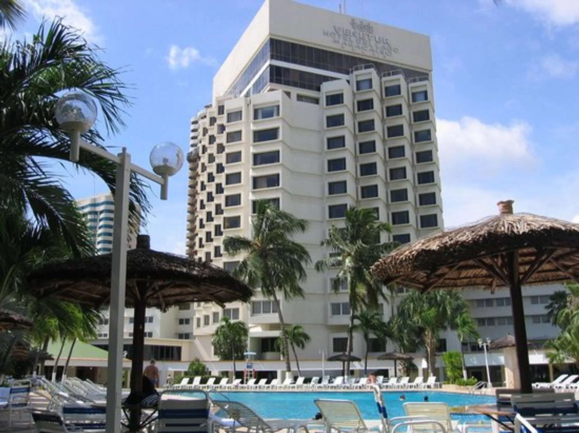 Tibisay Hotel del Lago