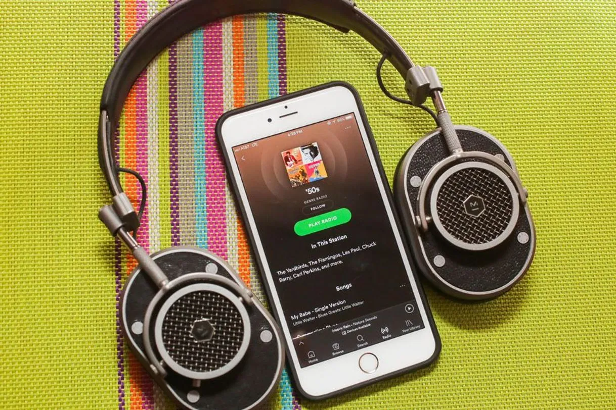 Gana dinero con tan solo oír tu música o emisora favorita