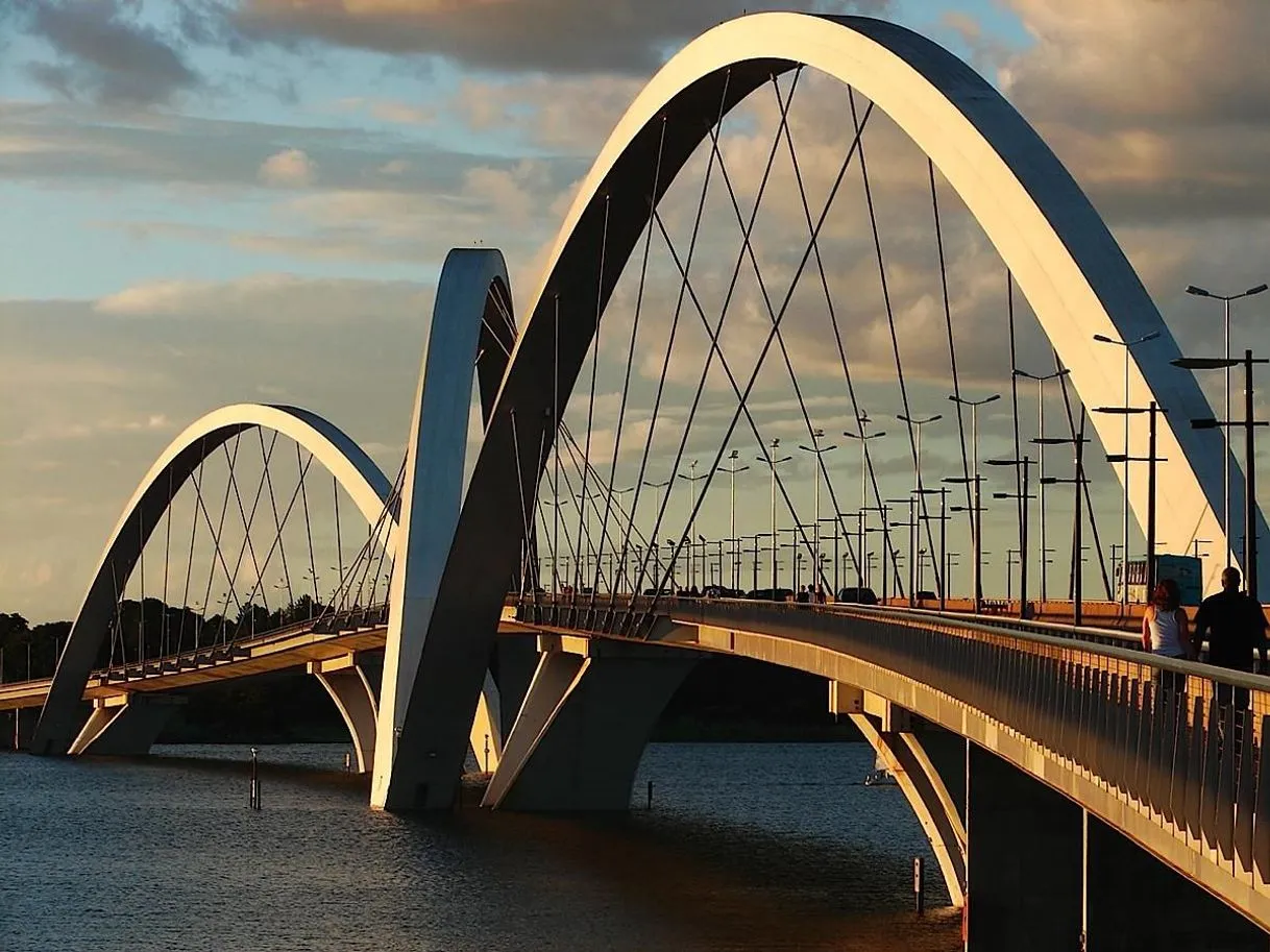 Puente Juscelino Kubitschek