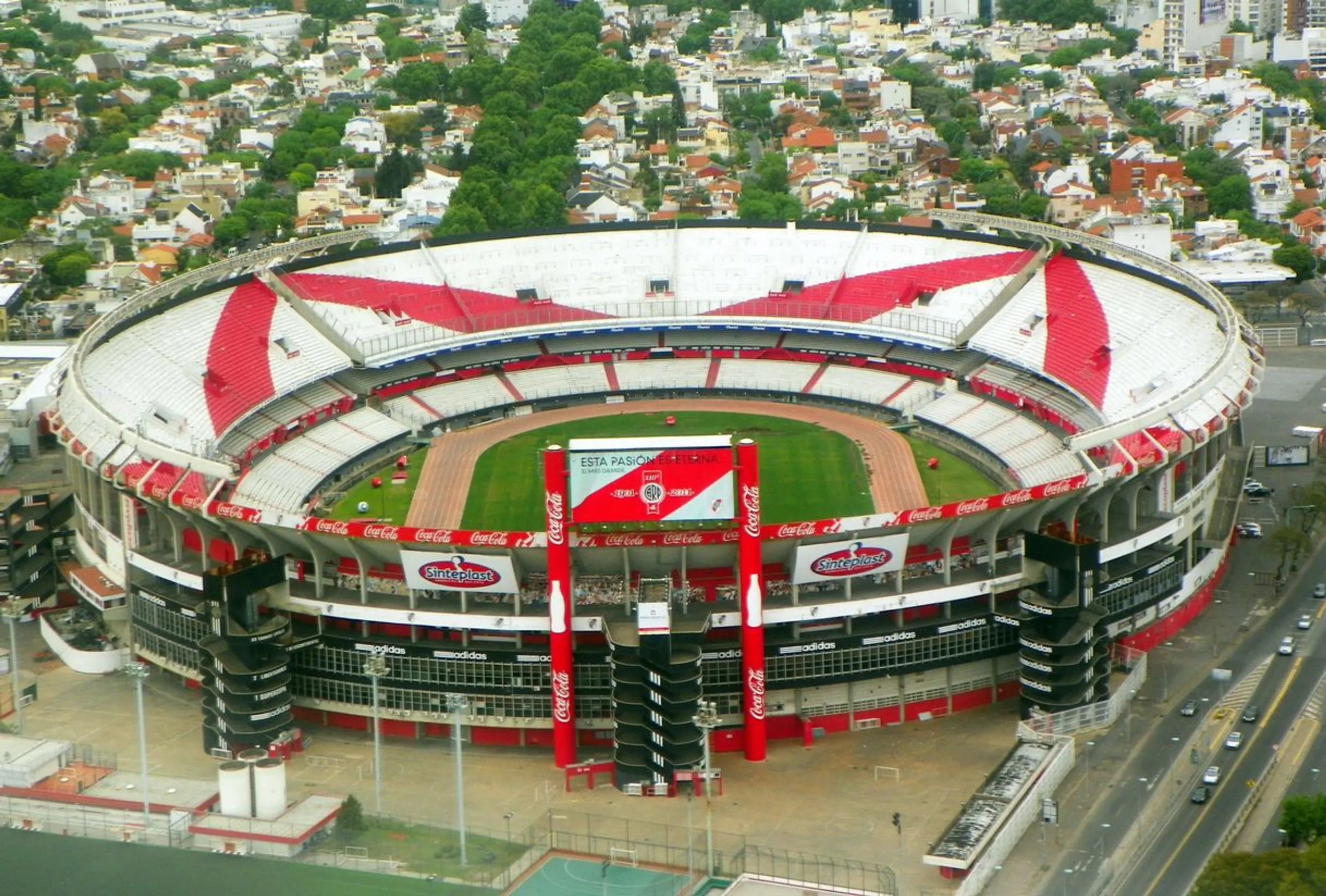 Estadio Antonio Vespucio Liberti
