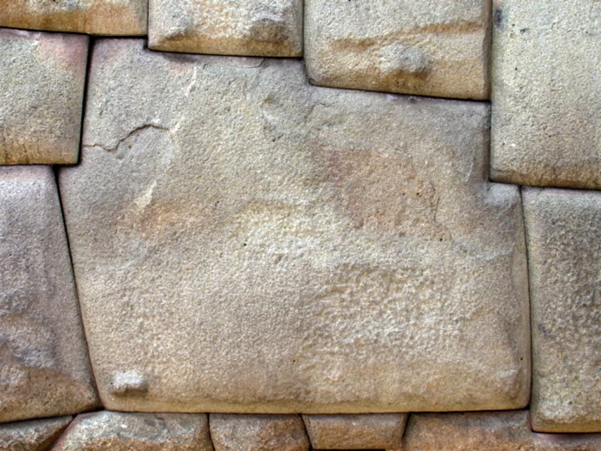 Piedra de los 12 ángulos