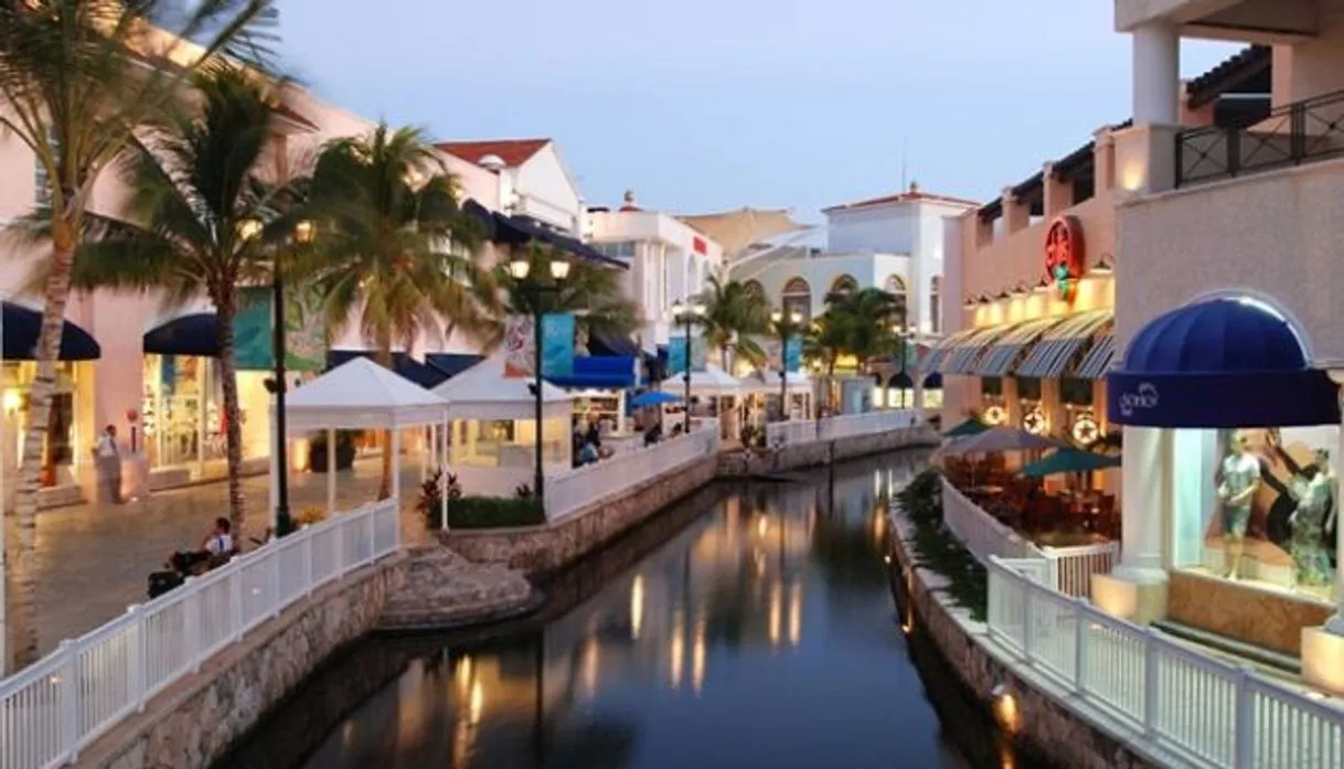 La Isla: Shopping Village