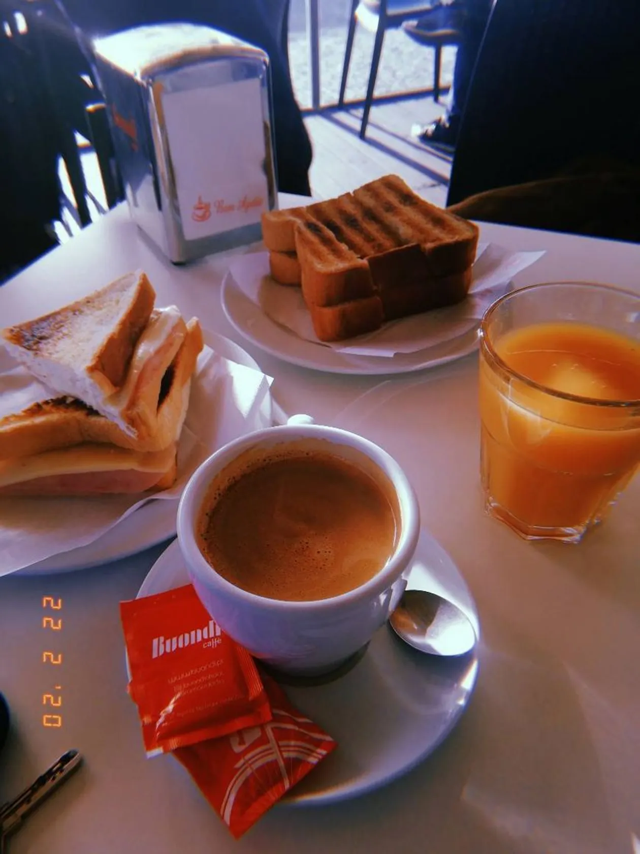 Marginal Café
