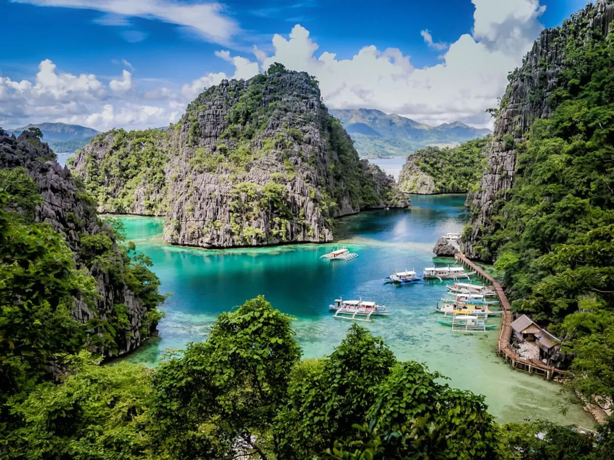 Kayangan Lake