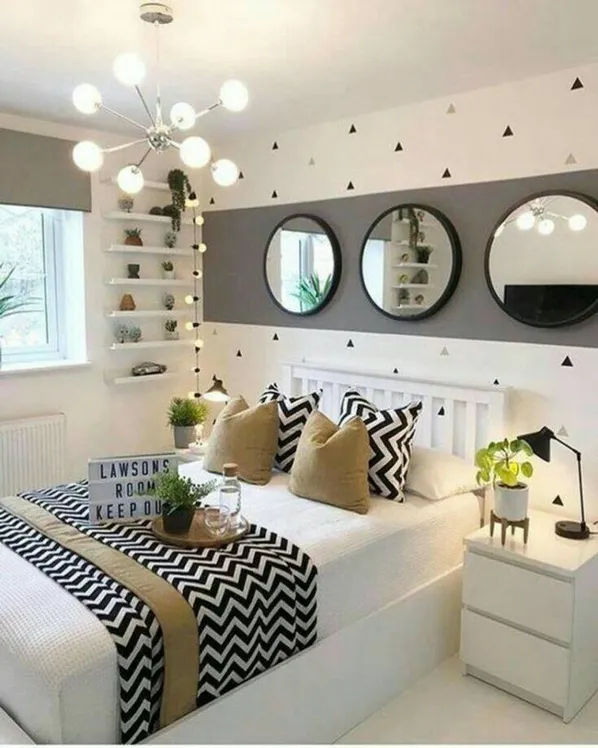 Decor room