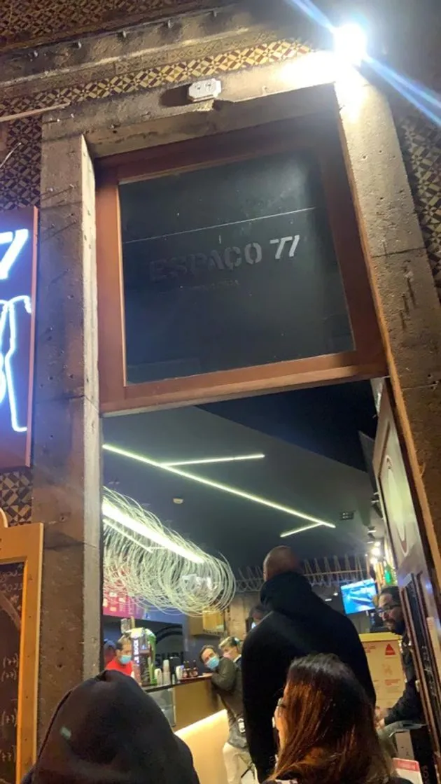 Espaço 77