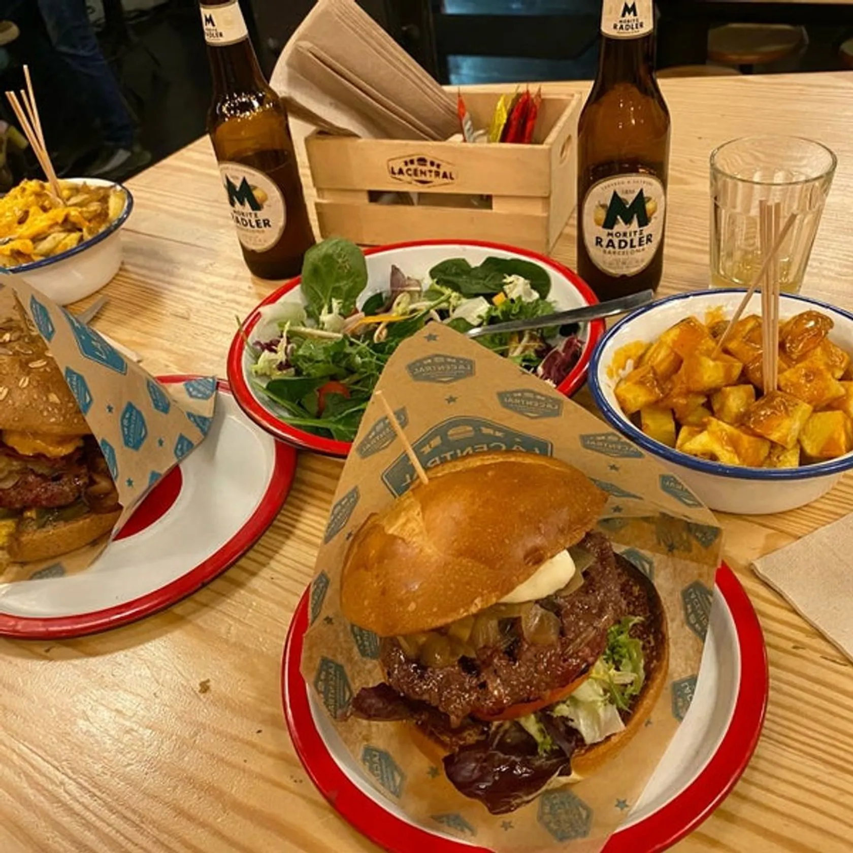 La Central Hamburgesería Born