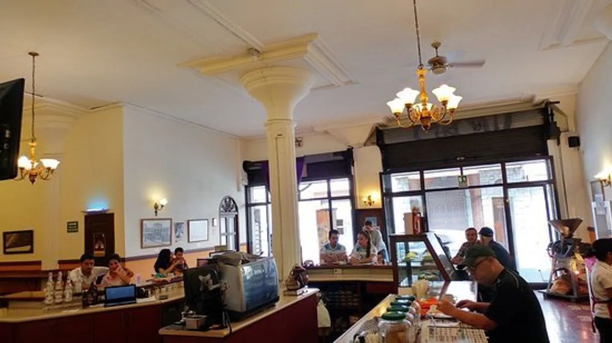 Café León 8va