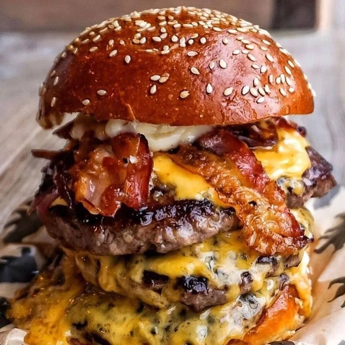 Carilas Burger - Hamburguer Artesanal - Vitória da Conquista/BA
