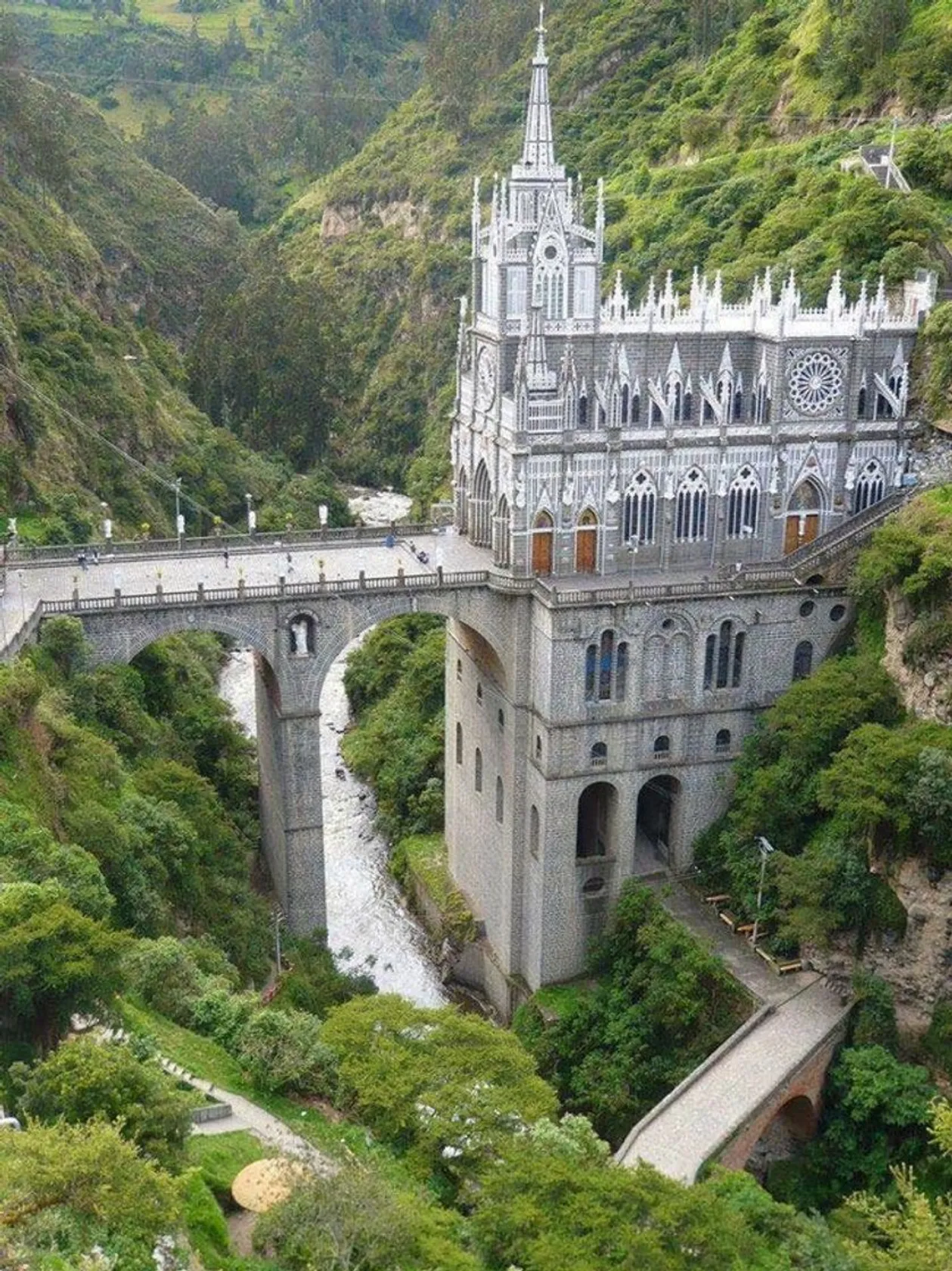 Santuario De Las Lajas