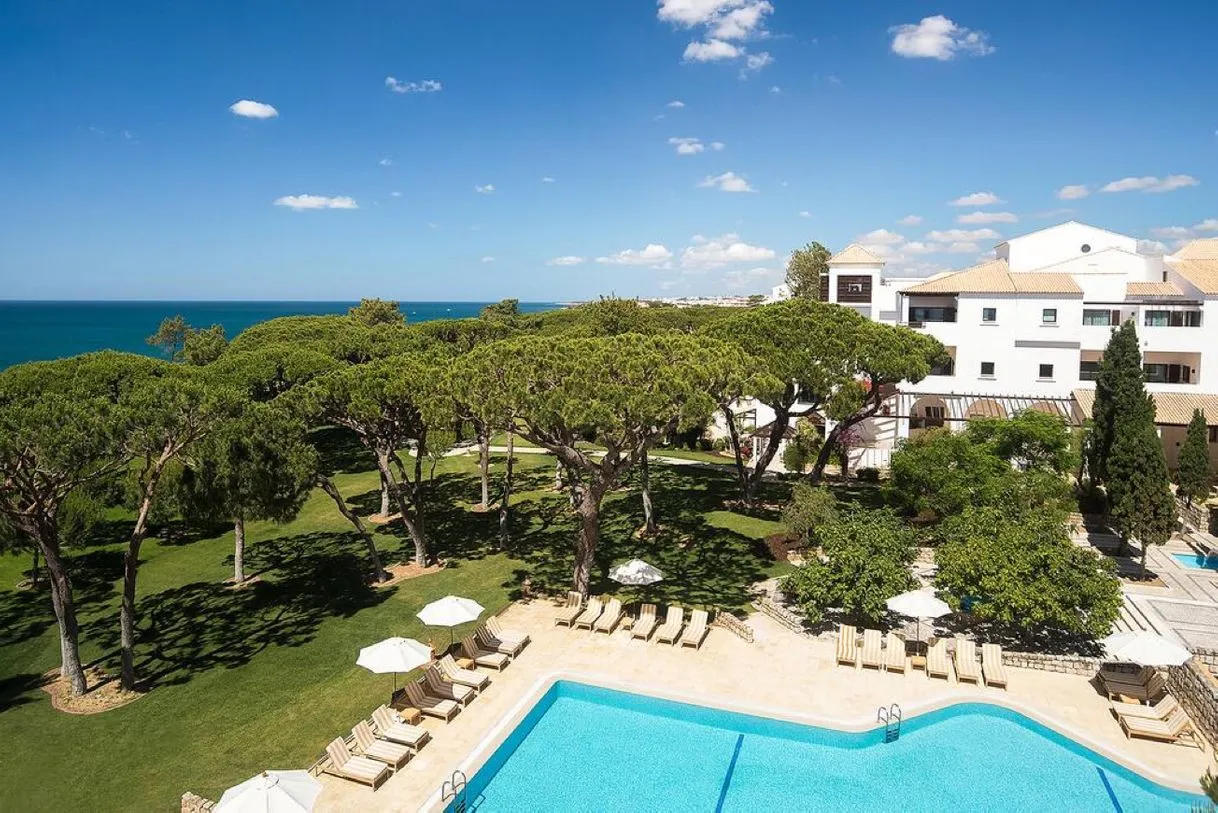 Pine Cliffs Resort